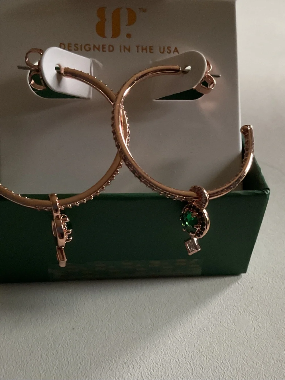 bp Rose Gold Hoop Hair Rings with Emerald Green Charms